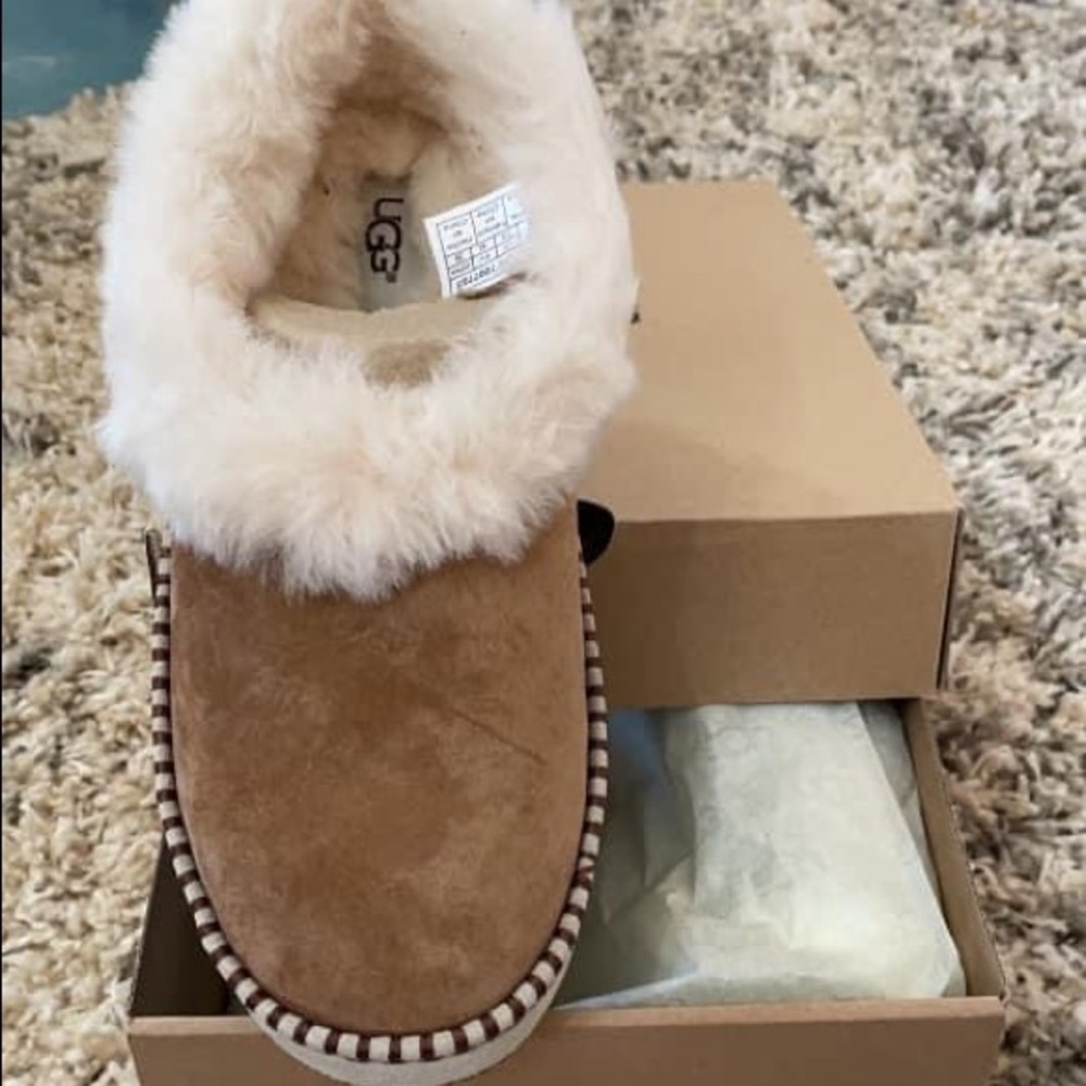 Size 9 Ugg slippers